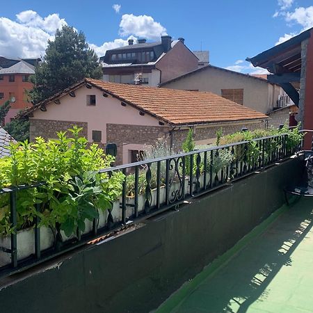 Atico Con Encanto En Bellver De Cerdanya Apartman Kültér fotó