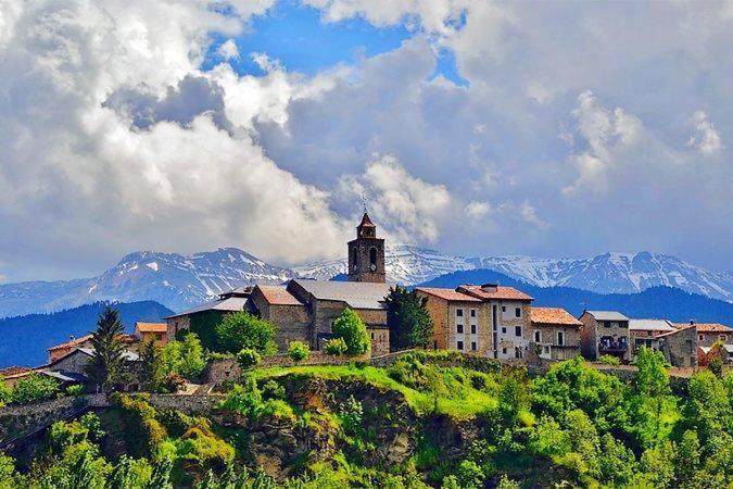 Atico Con Encanto En Bellver De Cerdanya Apartman Kültér fotó