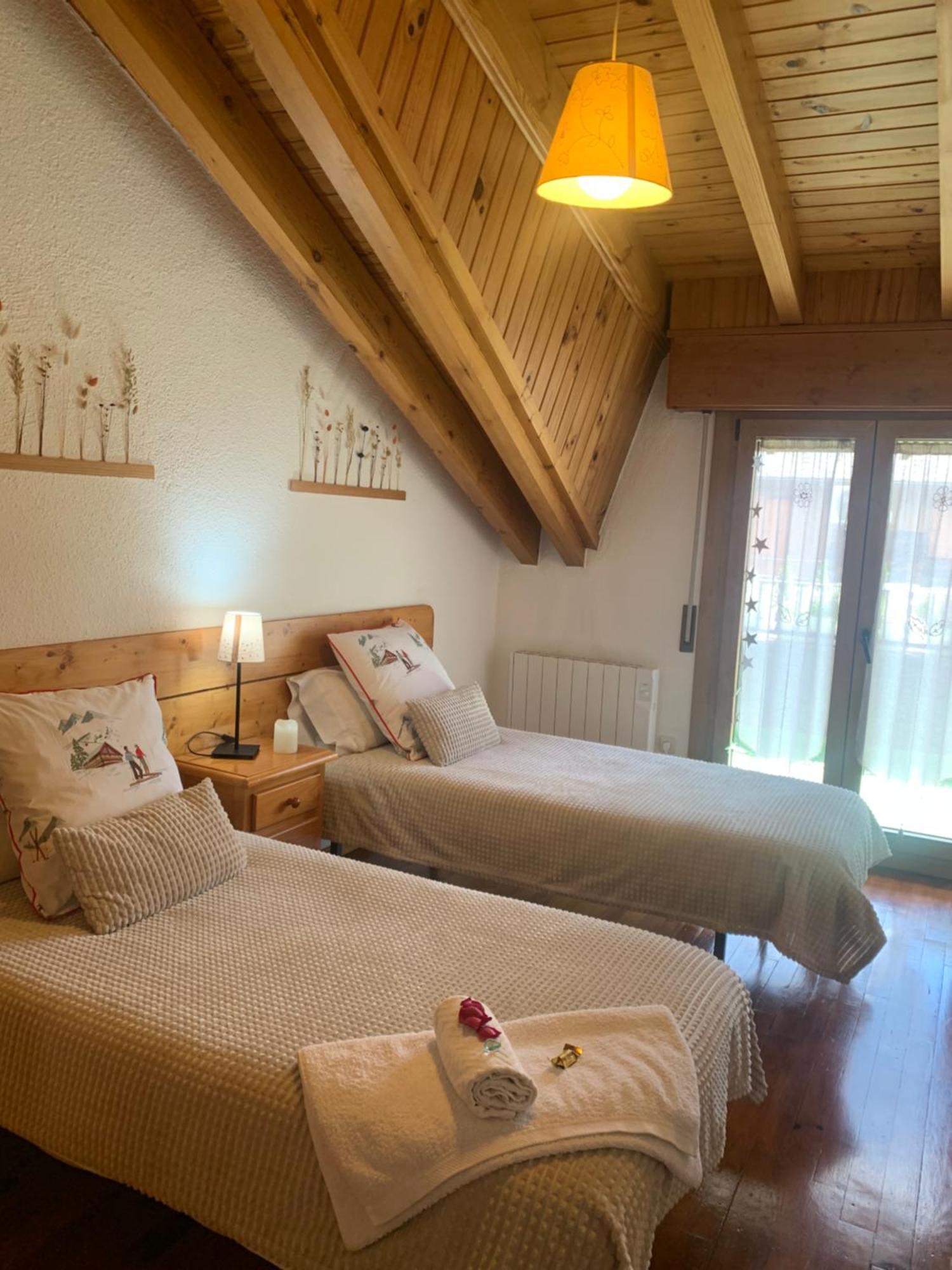 Atico Con Encanto En Bellver De Cerdanya Apartman Kültér fotó
