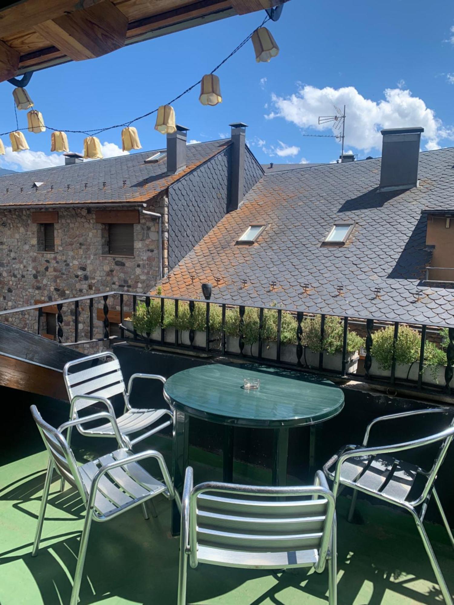 Atico Con Encanto En Bellver De Cerdanya Apartman Kültér fotó