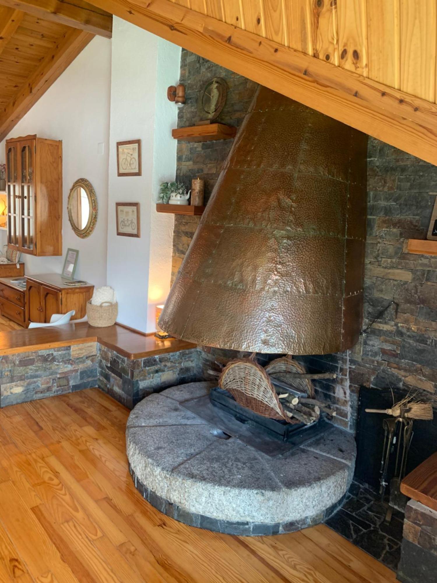 Atico Con Encanto En Bellver De Cerdanya Apartman Kültér fotó