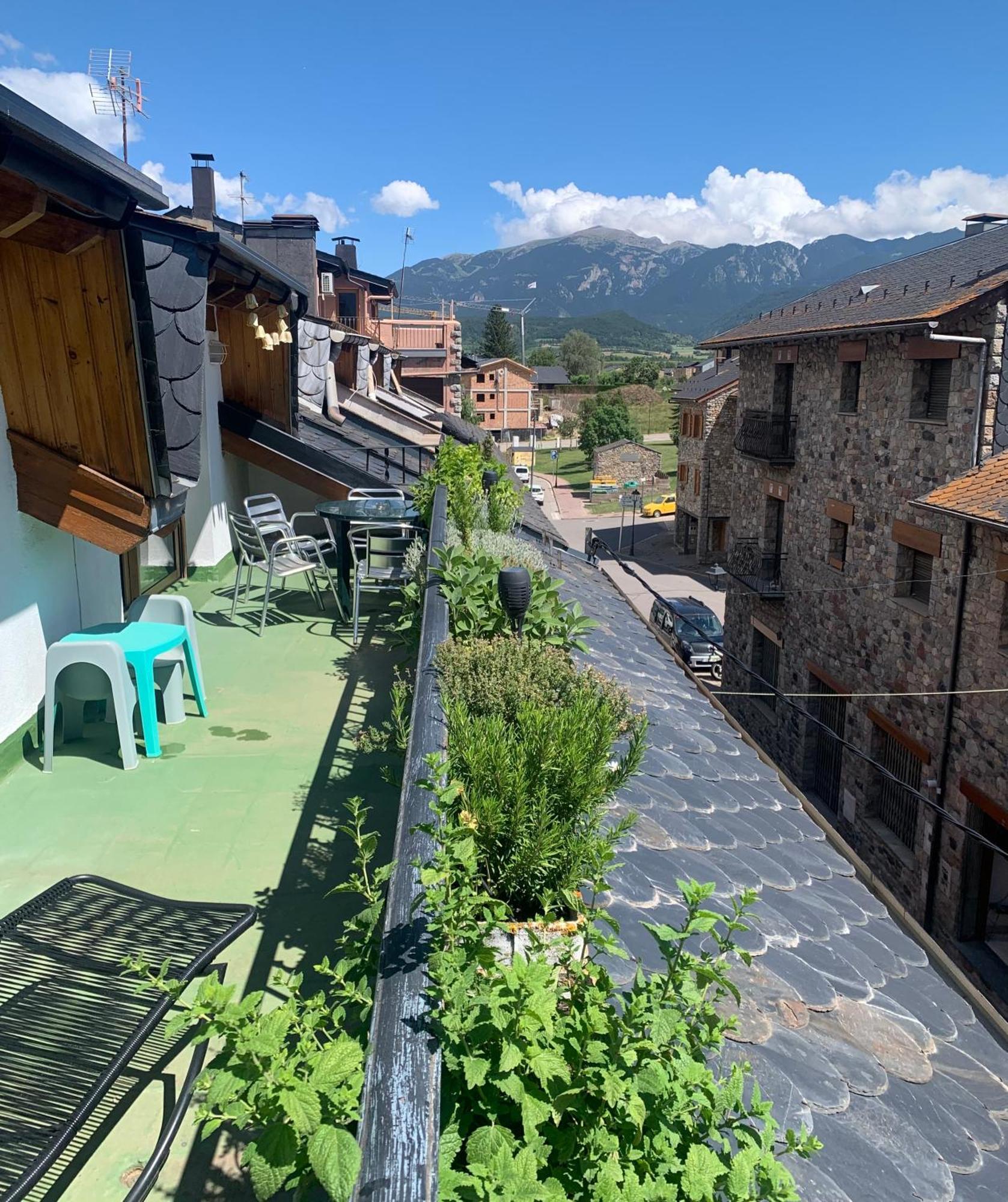 Atico Con Encanto En Bellver De Cerdanya Apartman Kültér fotó