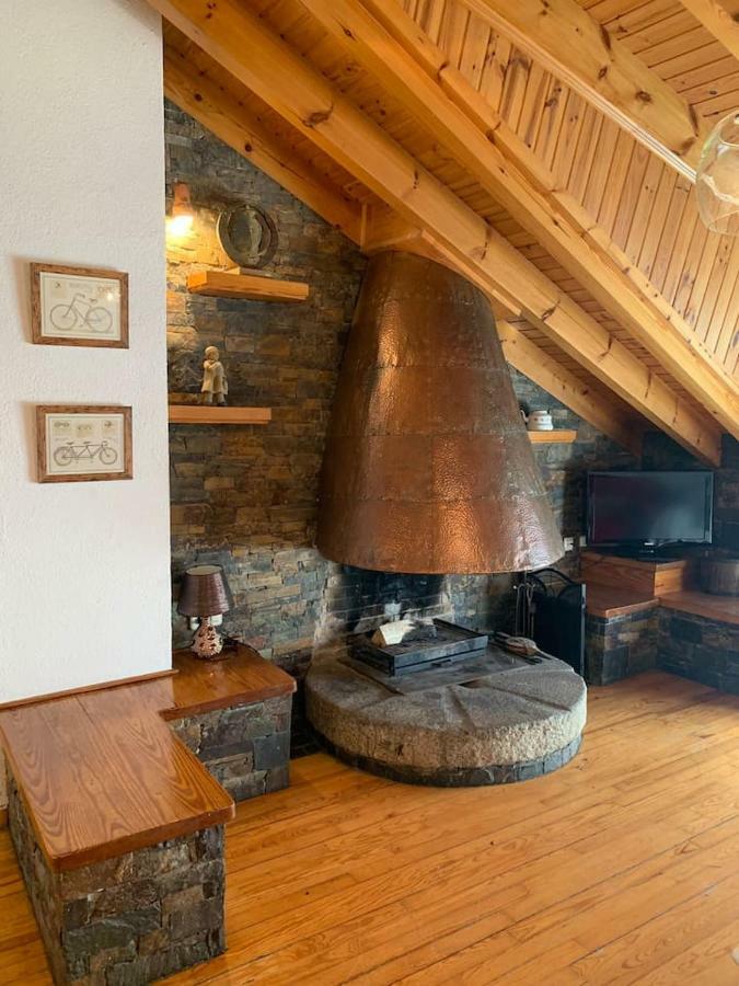 Atico Con Encanto En Bellver De Cerdanya Apartman Kültér fotó
